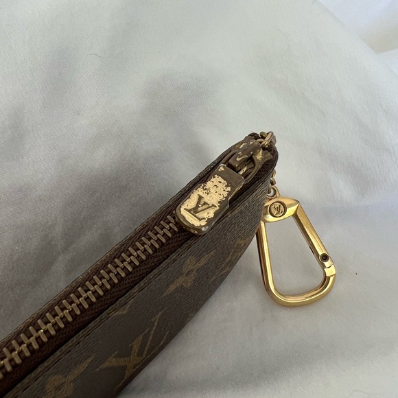 ✨SOLD✨ Louis Vuitton Monogram Key Pouch - Picture 4 of 7